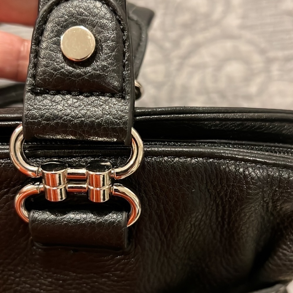 The SAK Womens Black Soft Leather Shoulder Bag - Picture 8 of 13